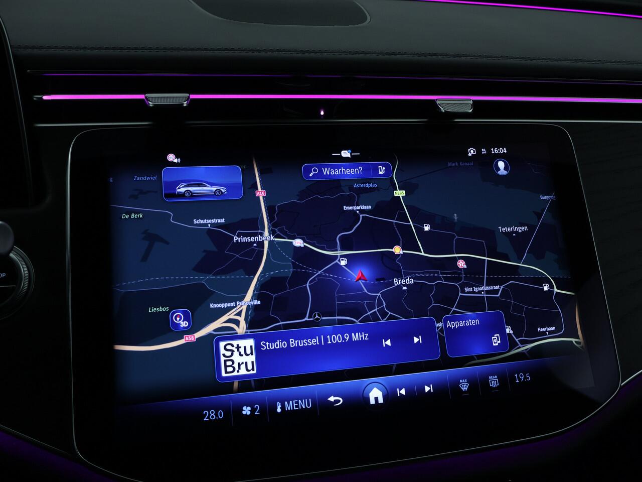 Mercedes-Benz E-estate 300 e AMG Plug-In Hybride | AMG Styling | Trekhaak | Digital light | Keyless go | Distronic | Keyless go | Memory Pakket voorsteoelen. Inclusief 24 maanden MB Certified garantie voor Europa.