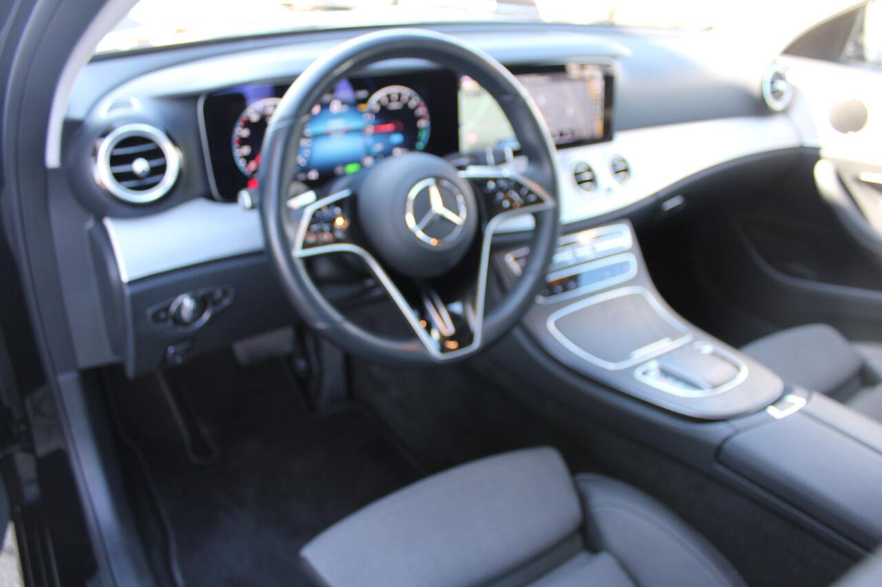 Mercedes-Benz E-estate 300e Avantgarde DISTRONIC WIDESCREEN DAB TREKHAAK