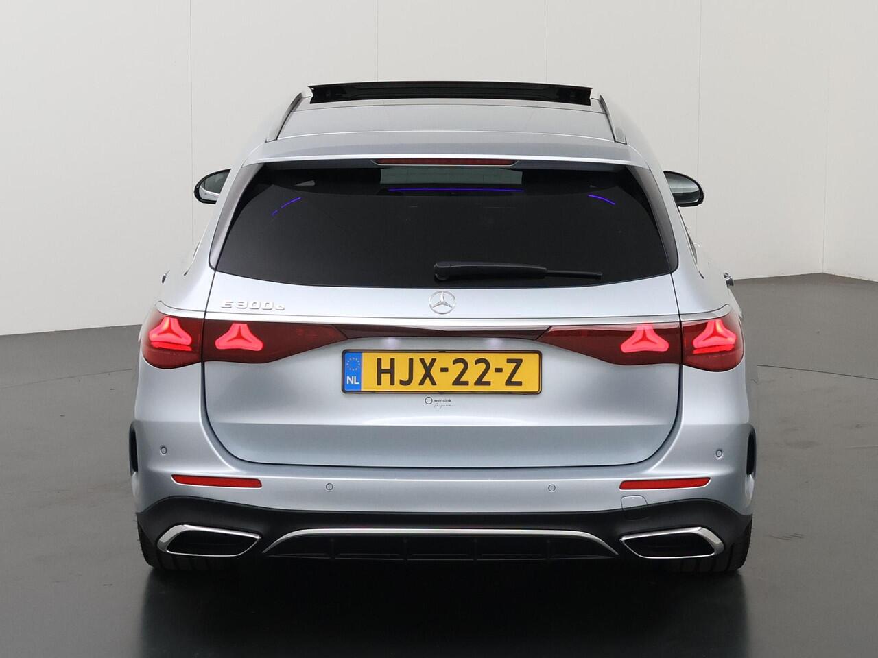 Mercedes-Benz E-estate 300e Sport Edition | Panoramadak | Superscreen | Distronic | Apple Carplay | 360 camera | Trekhaak | AMG Styling | Bumester sound | Digital Light | 20INCH LM Velgen