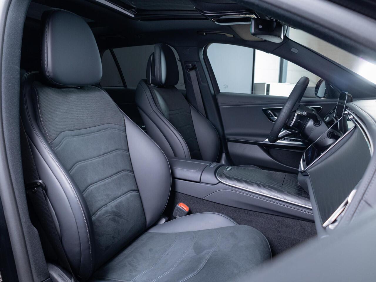 Mercedes-Benz E-estate 300 e AMG Line Panorama dak | Trekhaak