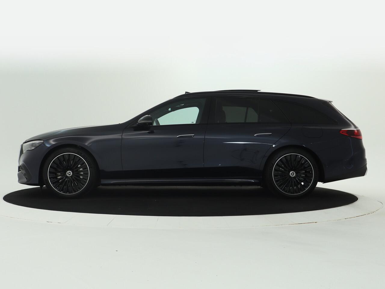 Mercedes-Benz E-estate 300 e AMG Plug-In Hybride | Trekhaak | Voorpassagiersdisplay | Stoelkoeling/stoelverwarming | 360° camera | Apple CarPlay | Inclusief 24 maanden MB Certified garantie voor Europa.