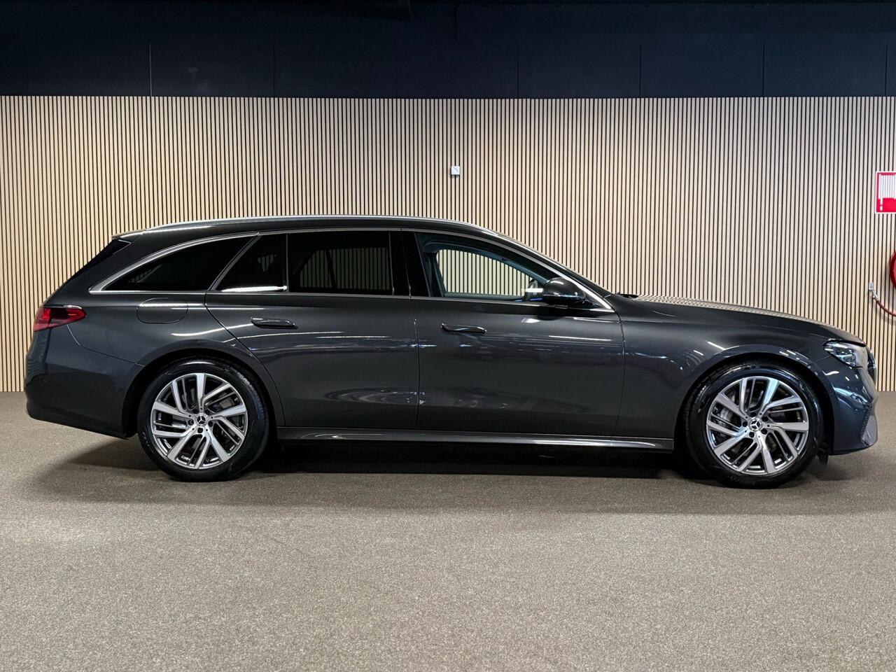 Mercedes-Benz E-estate 300e Avantgarde Advanced-DISTRONIC-TREKHAAK-DODEHOEK-APLLE CARPLAY-COMPLEET