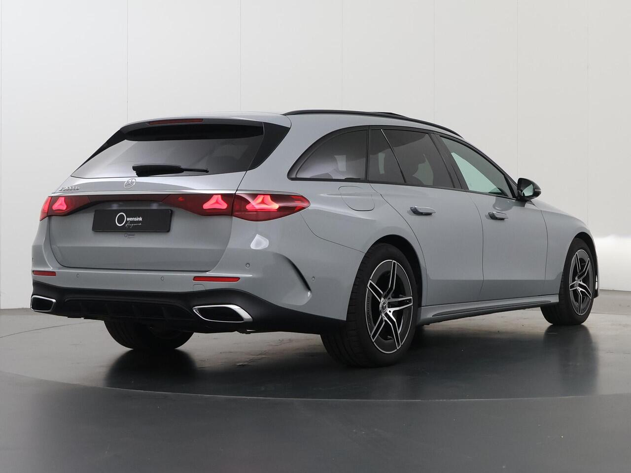 Mercedes-Benz E-estate 300 de AMG Line | Superscreen | Massage | Leder | Luchtvering volledig | Nieuwprijs 109.941 euro |