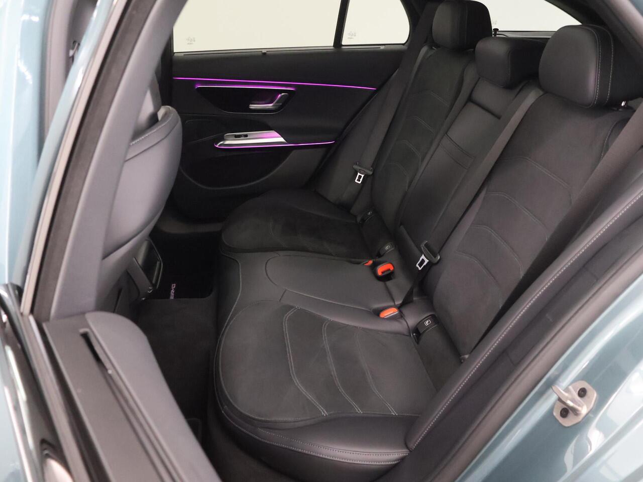 Mercedes-Benz E-estate 300 e AMG Line | Panoramadak | Trekhaak | Memory | Head up display | Night pakket |