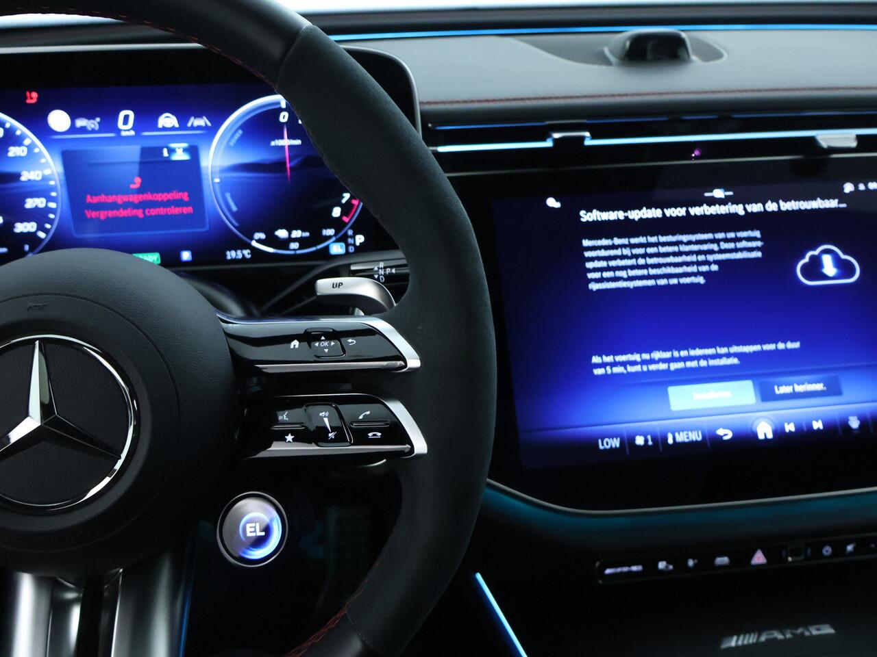 Mercedes-Benz E-estate AMG 53 4MATIC+ | AMG DYNAMIC PLUS Pakket | 21 Inch AMG Velgen | Panorama Schuif-Kanteldak | AMG Driver's Package | Trekhaak | Burmester® | Inclusief 24 maanden MB Certified garantie voor Europa.