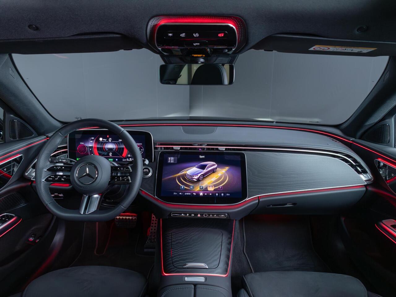 Mercedes-Benz E-estate 300 e AMG Line Panorama dak | Trekhaak