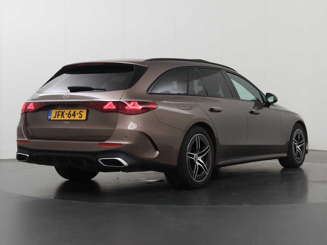 Mercedes-Benz E-estate 300 e AMG Line | Rij assistentie pakket | Trekhaak | Panoramadak | Night pakket |