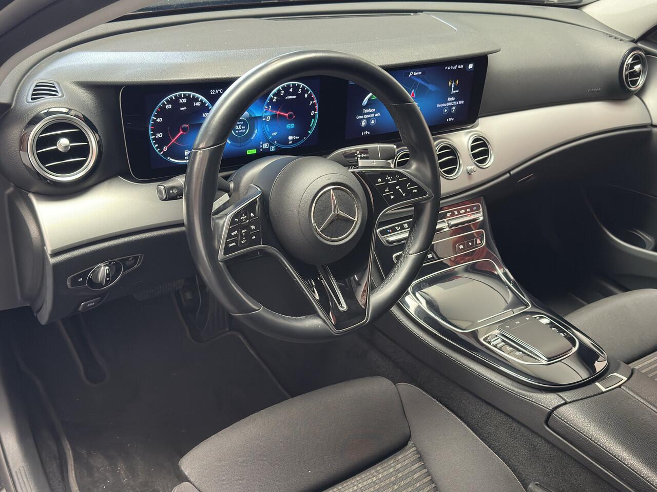 Mercedes-Benz E-estate 300 E AVANTGARDE AUTOMAAT 360 CAMERA NAVIGATIE CRUISE CONTROL CLIMATE CONTROL BLUETOOTH TELEFOON APPLE CARPLAY ANDROID PDC ZEER MOOI !! 3010