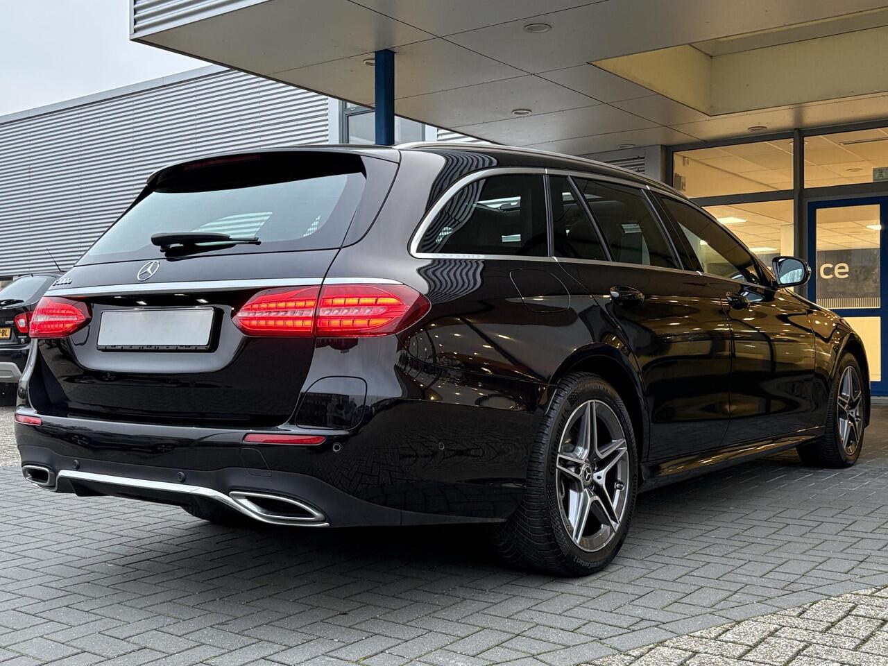 Mercedes-Benz E-estate 300 e AMG Line PHEV | Elek. Wegklapbare Trekhaak | Open dak | Multibeam | Stoelverwarming | Achteruitrijcamera | Adaptive Cruise Control
