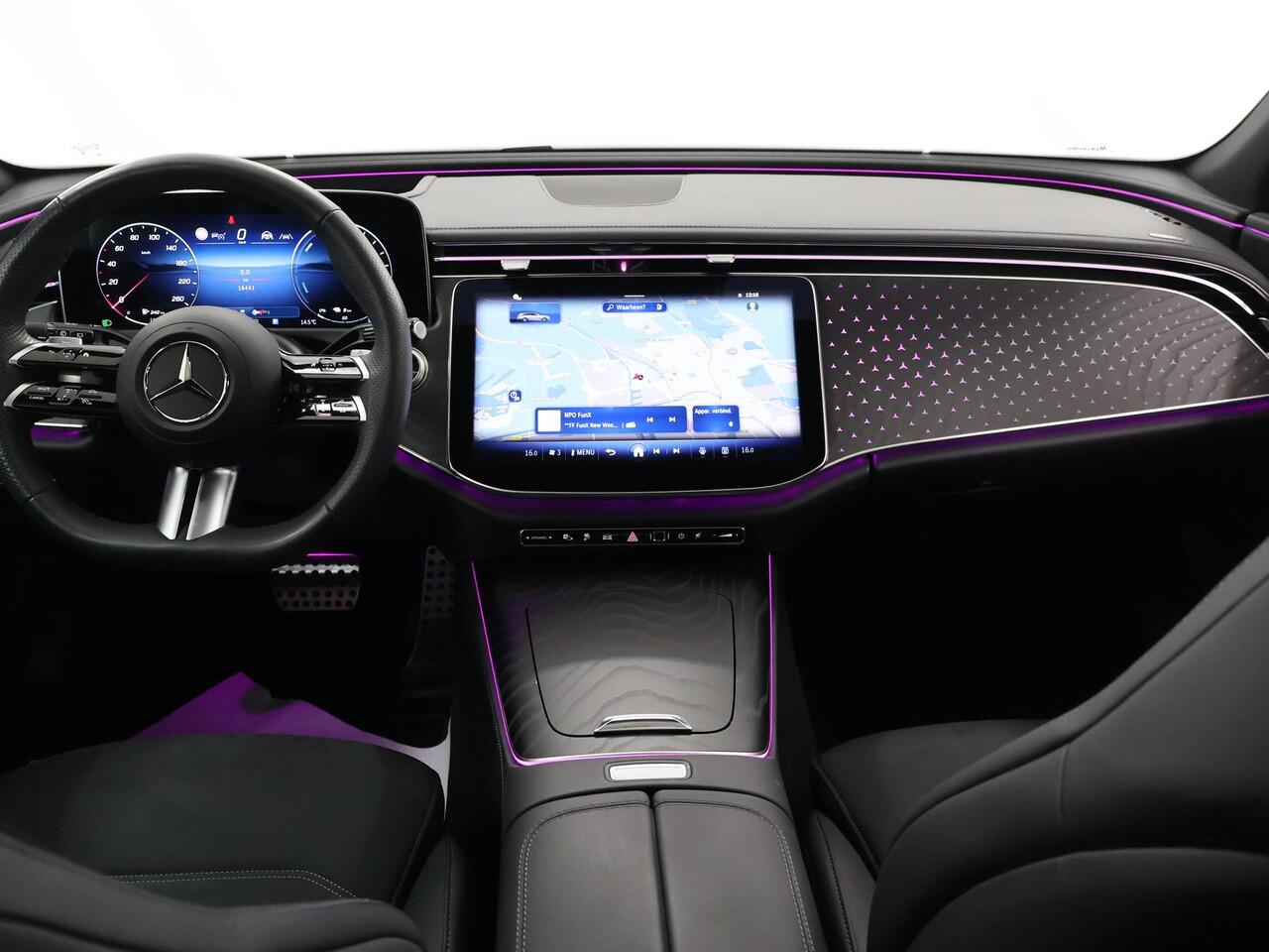 Mercedes-Benz E-estate 300 e AMG Line | Panoramadak | Trekhaak | Memory | Head up display | Night pakket |