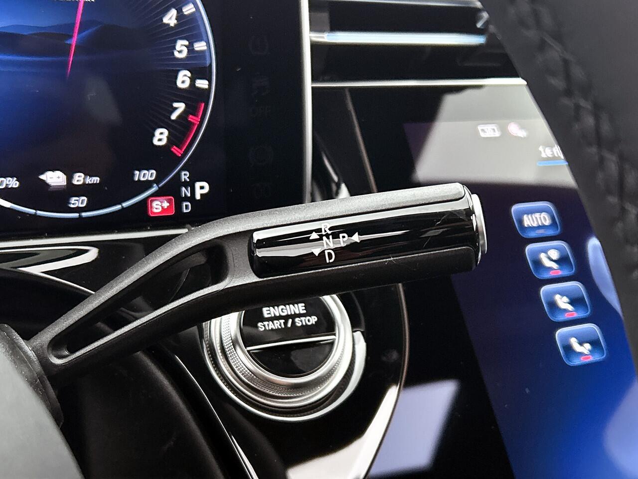 Mercedes-Benz E-estate AMG 53 4MATIC+ Night Edition | AMG DYNAMIC PLUS pakket | Multicontourstoelen voor | Trekhaak | Rijassistentiepakket Plus | 21 inch AMG velgen | Premium Plus pakket | Stoelverwarming achter | AIR BALANCE pakket | Warmtecomfort pakket |