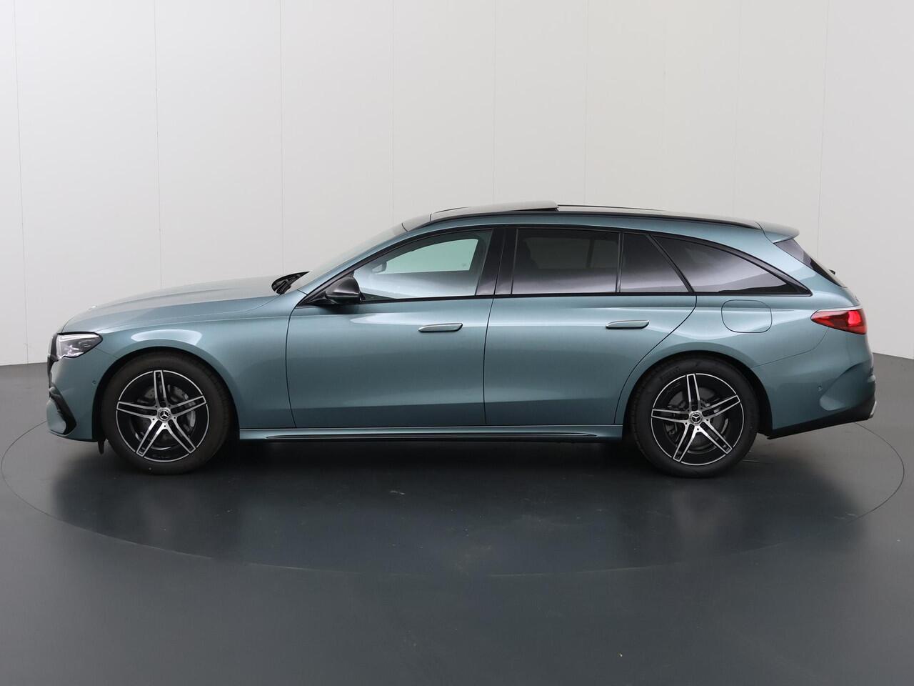 Mercedes-Benz E-estate 300 e AMG Line | Panoramadak | Trekhaak | Night pakket | Memory pakket |