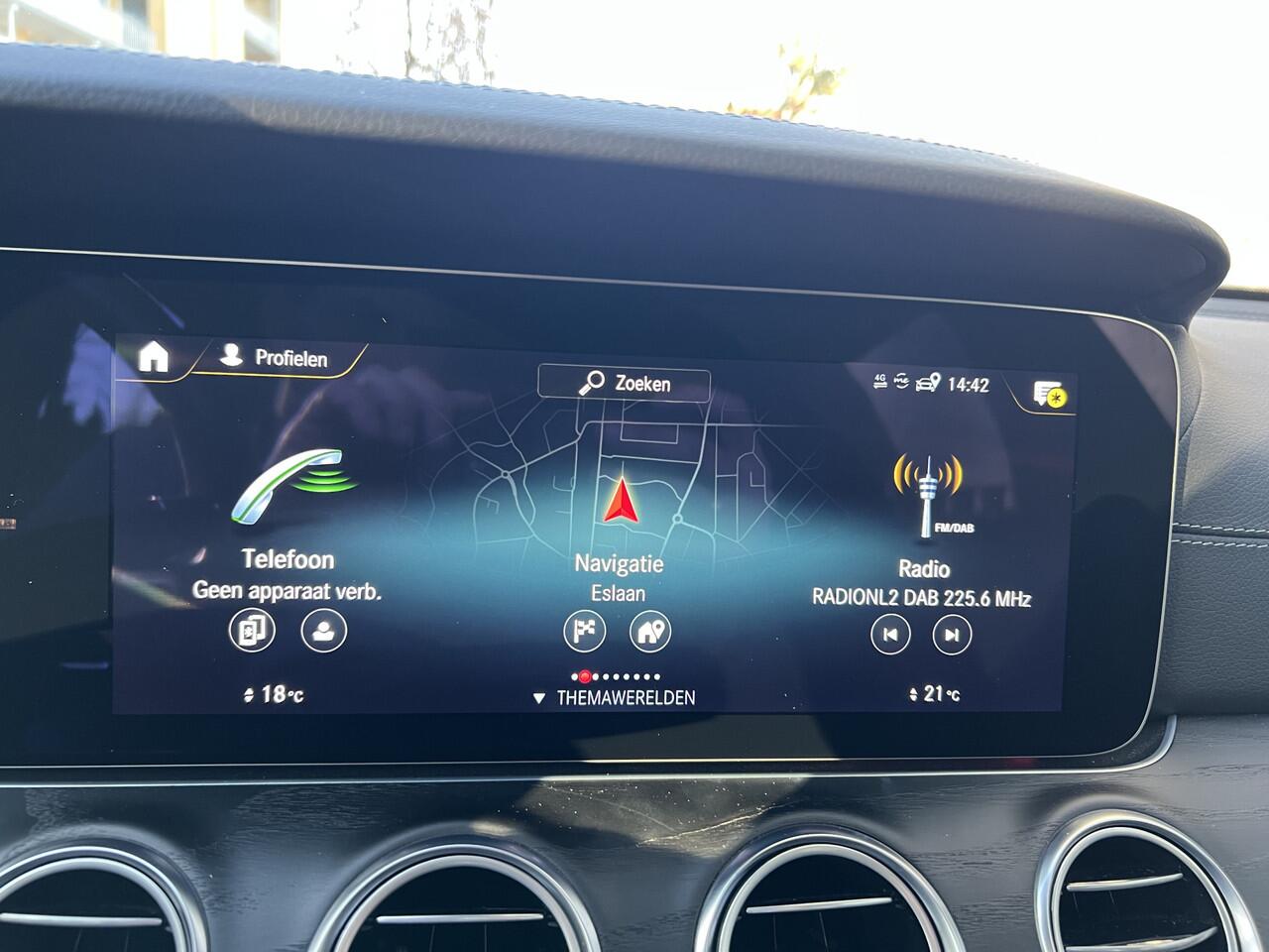 Mercedes-Benz E-estate 300 e AMG Line Panorama dak 320 PK 9 versn. Automaat