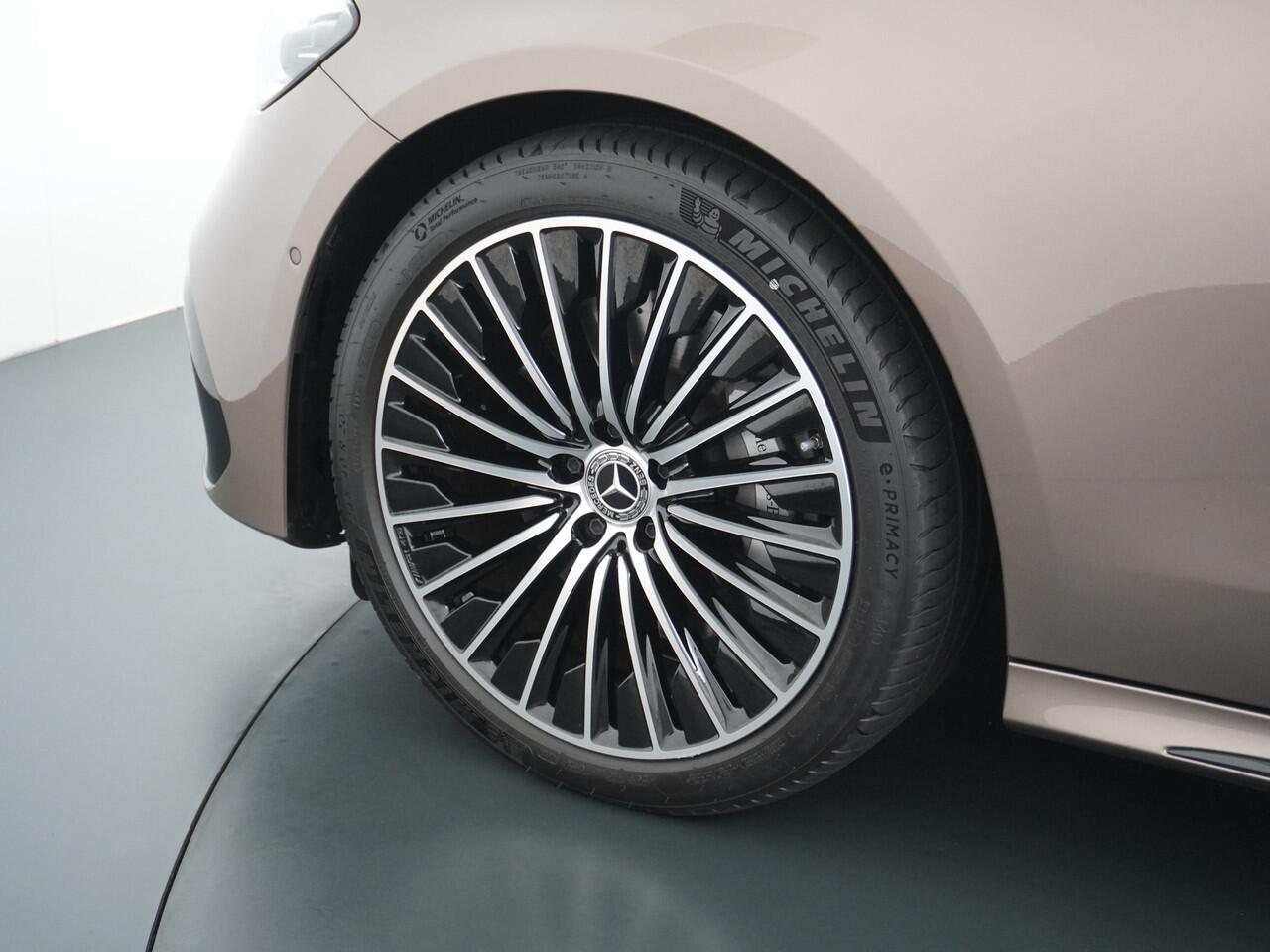 Mercedes-Benz E-estate 300 e AMG Line | Distronic 360 Camera Night Memory