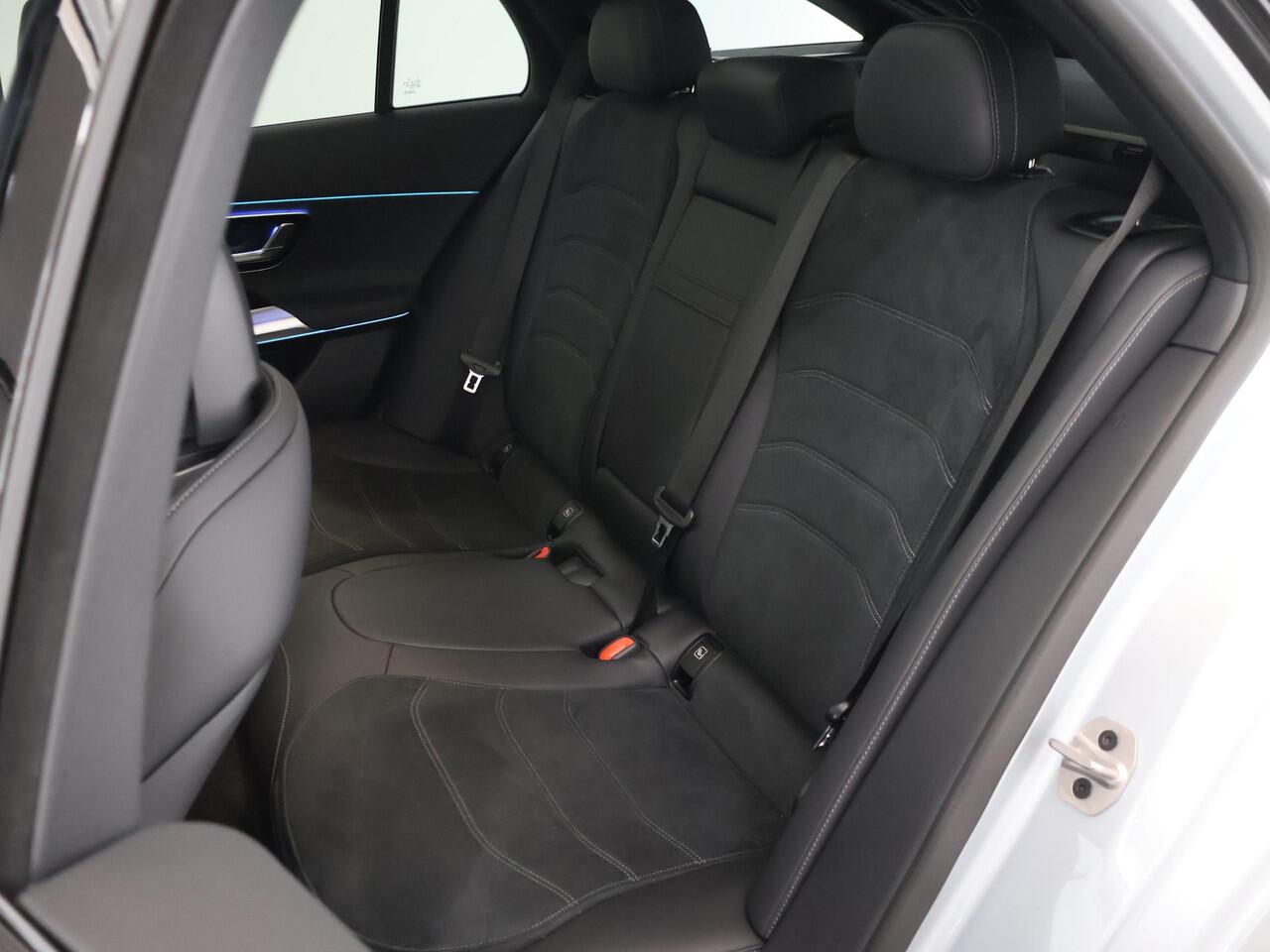 Mercedes-Benz E-estate 300e Sport Edition | Panoramadak | Superscreen | Distronic | Apple Carplay | 360 camera | Trekhaak | AMG Styling | Bumester sound | Digital Light | 20INCH LM Velgen