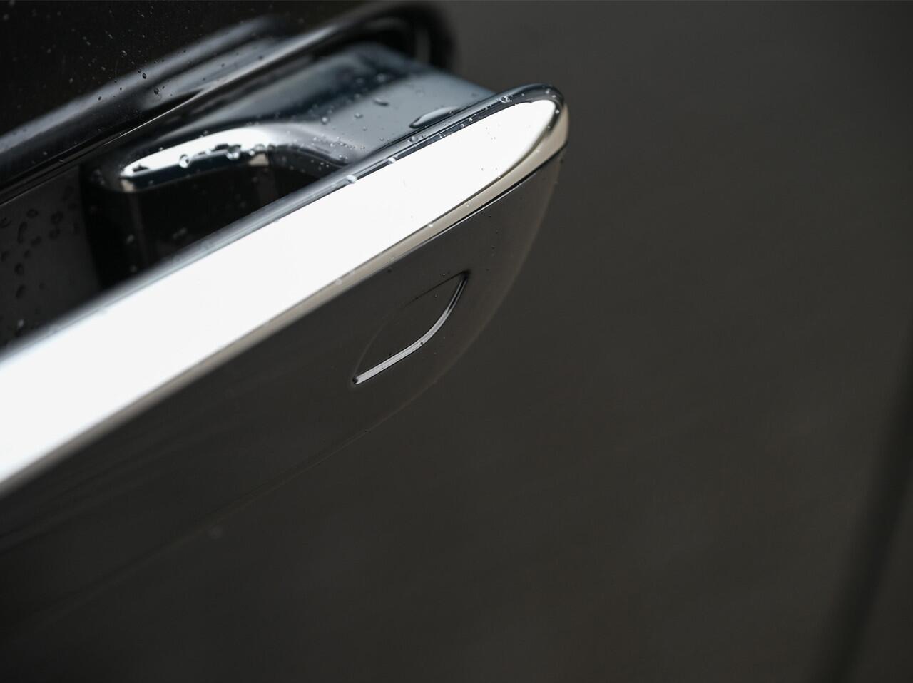 Mercedes-Benz E-estate 300 e Exclusive Panoramadak · Ambiance interieur · Burmester 4D Sound · Stoelverwarming · Camera · Trekhaak · Distronic