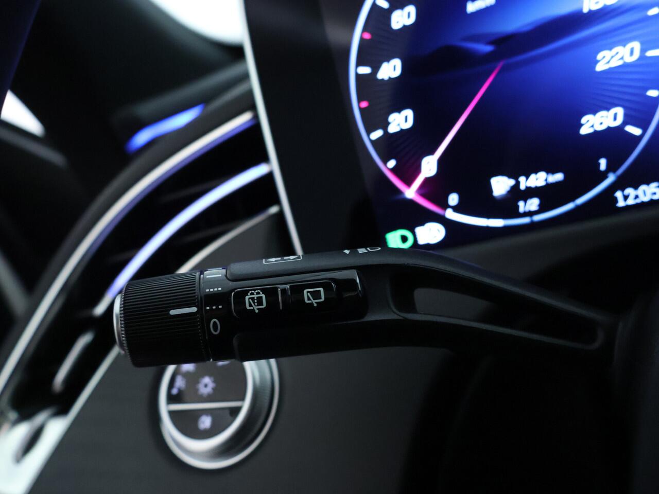 Mercedes-Benz E-estate 300 e AMG Plug-In Hybride AMG Line | Night Pakket | Panorama Schuif-Kanteldak | Burmester® | Trekhaak | 20 Inch AMG Velgen Inclusief 24 maanden MB Certified garantie voor Europa.