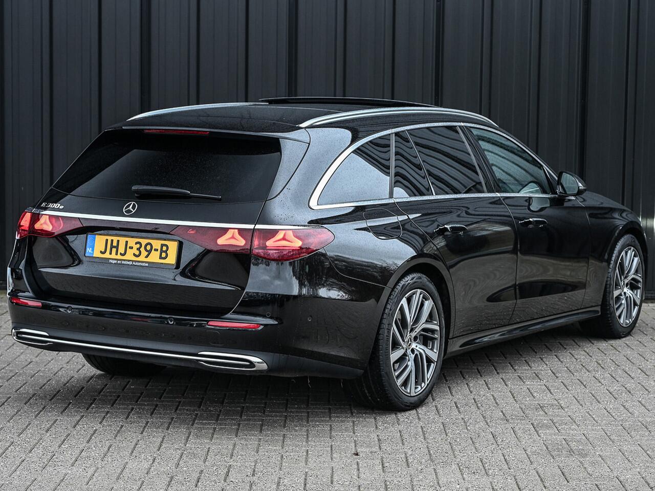 Mercedes-Benz E-estate 300 e Exclusive Panoramadak · Ambiance interieur · Burmester 4D Sound · Stoelverwarming · Camera · Trekhaak · Distronic