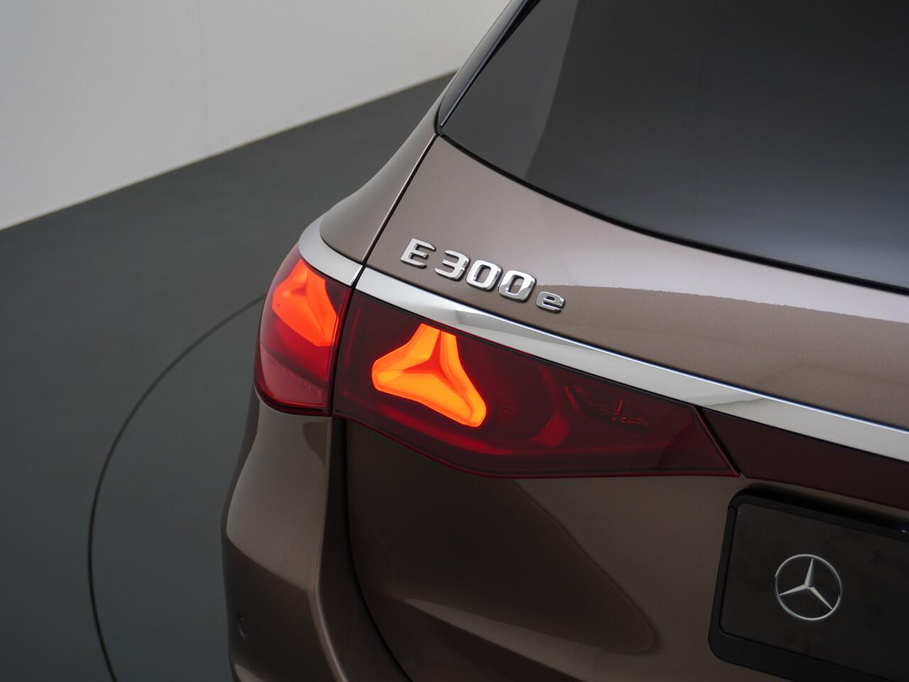 Mercedes-Benz E-estate 300 e AMG Line | Distronic 360 Camera Night Memory