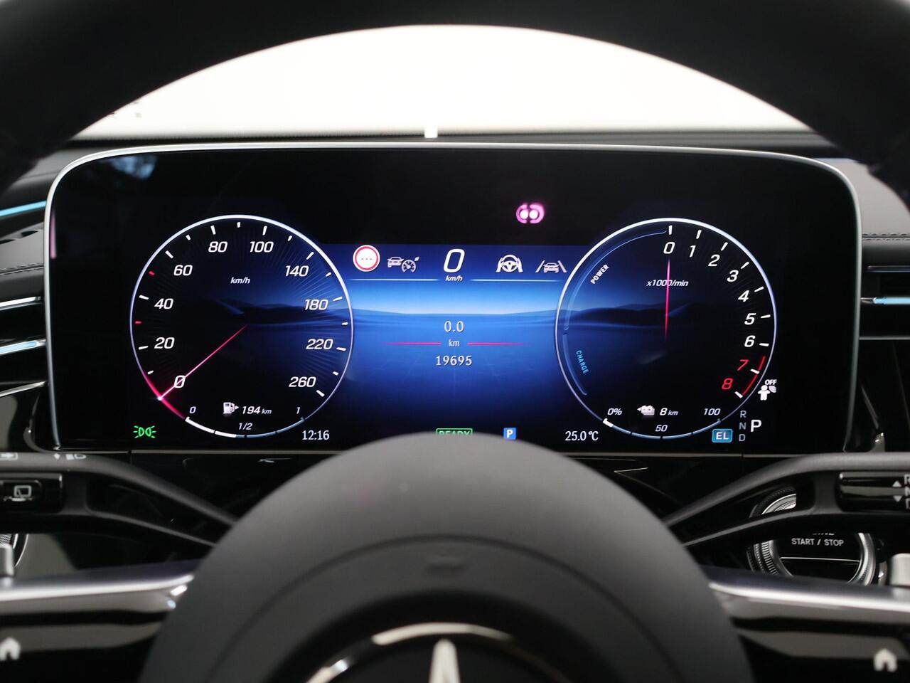 Mercedes-Benz E-estate 300 e AMG Line | Superscreen | Panoramadak | Night | Verlichte grill | Burmester | Trekhaak |