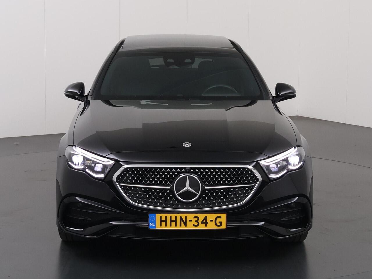 Mercedes-Benz E-estate 300 e AMG Line | Superscreen | Panoramadak | Night | Verlichte grill | Burmester | Trekhaak |