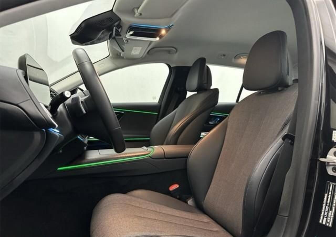 Mercedes-Benz E-estate 220 d Avantgarde Distronic Trekhaak Camera Stoelverwarming MBUX