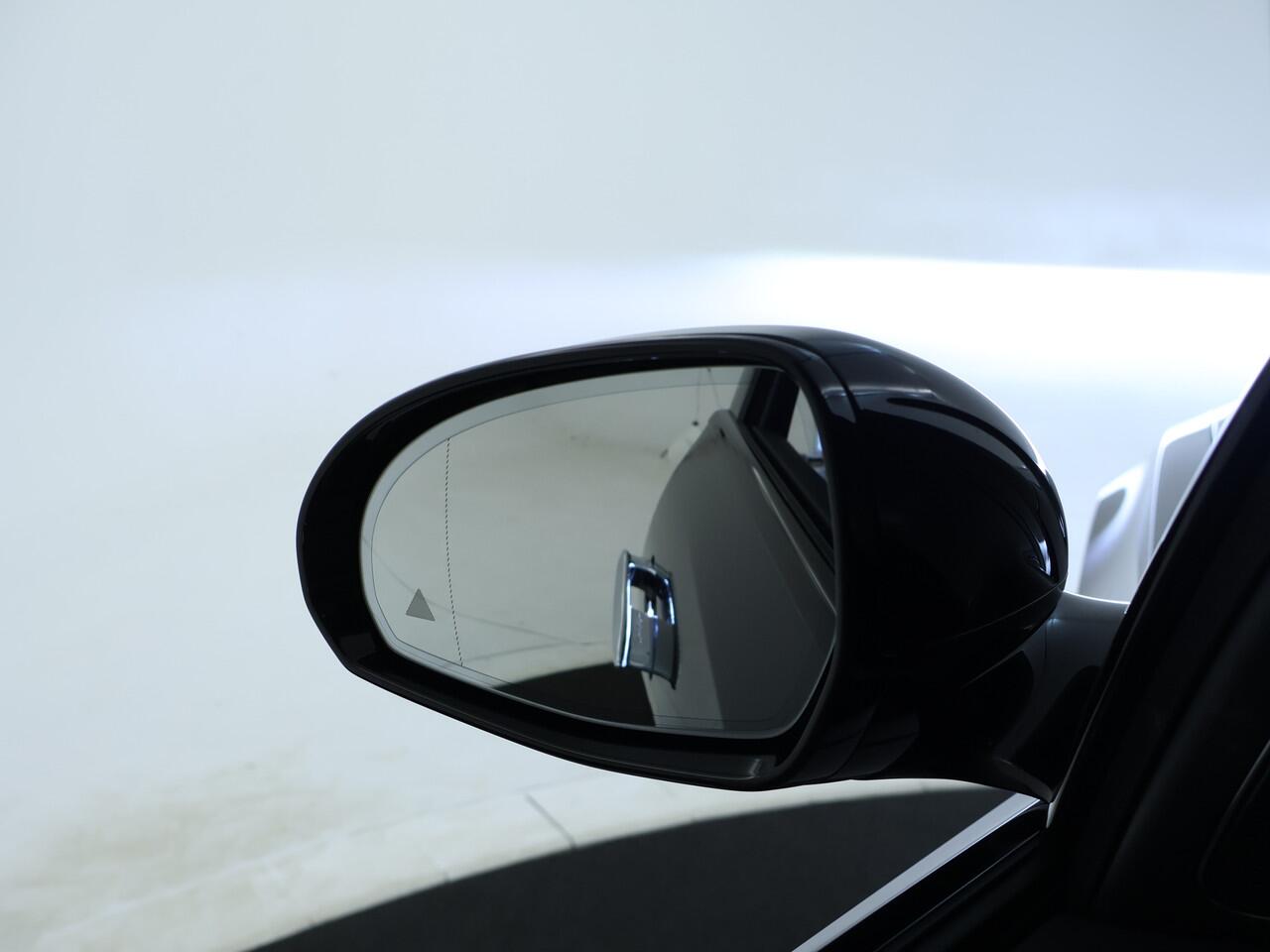 Mercedes-Benz E-estate 300 e Sport Edition | Trekhaak | Nightpakket | Rijassistentiepakket Plus | 360°-camera | Stoelventilatie voor | Winter pakket | KEYLESS GO-pakket | 20 inch AMG velgen zwart | Memorypakket |