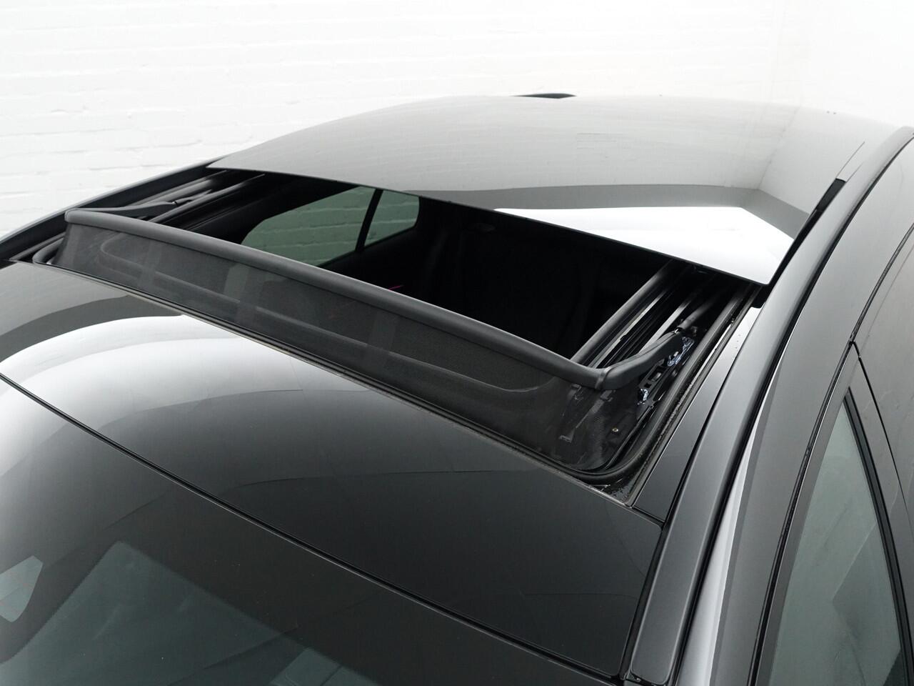 Mercedes-Benz E-estate 300 e AMG Premium Plus- MBUX Hyperscreen, Burmester Surround Sound, Head Up, Elek Trekhaak