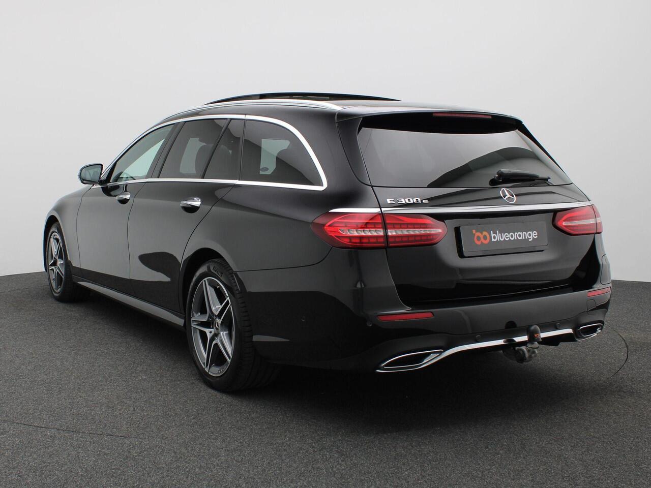 Mercedes-Benz E-estate 300 e Business Solution AMG 320PK Aut. SOH 98%, Pano-Schuifdak, Trekhaak, Adaptieve Cruise Controle, Head-Up Display, 360gr. Camera, Side Assist, Keyless, 18" LM Velgen, Stoelverwarming