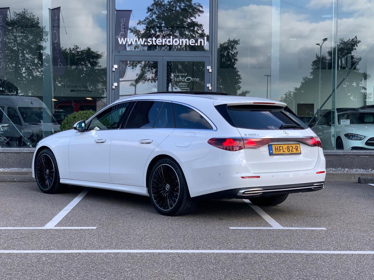 Mercedes-Benz E-estate 300 e Avantgarde l Panoramadak l AMG Multispaak l Burmester l DISTRONIC plus l Niveauregeling l DIGITAL LIGHT l 360 gr Camera l Winterpakket l Apple & Android auto l Memory pakket l Stoelverwarming l
