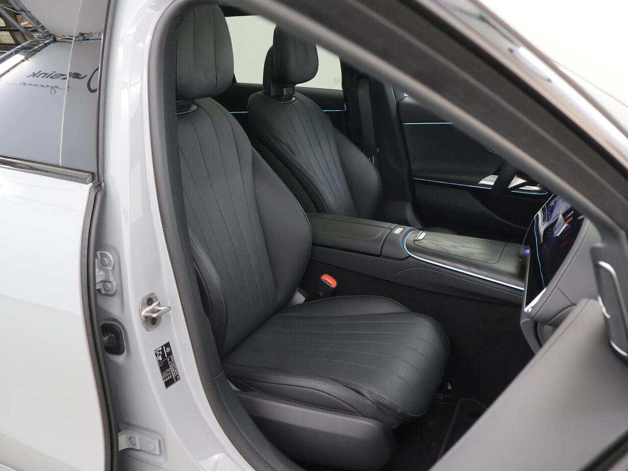 Mercedes-Benz E-estate 300 de AMG Line | Superscreen | Massage | Leder | Luchtvering volledig | Nieuwprijs 109.941 euro |