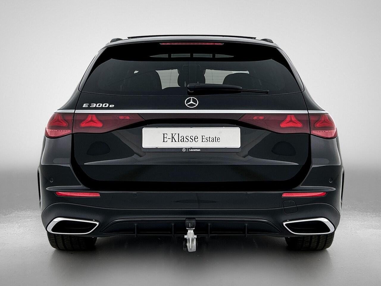 Mercedes-Benz E-estate 300 e Sport Edition | Trekhaak | Nightpakket | Premium pakket | Rijassistentiepakket Plus | Memorypakket | 360°-camera | Winter pakket | Burmester® 4D sound system | MBUX Superscreen |
