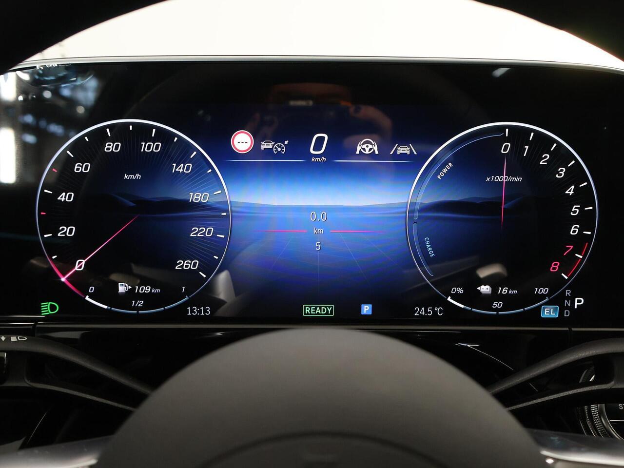 Mercedes-Benz E-estate 300e Sport Edition | Panoramadak | Rijassistentiepakket | Hyperscreen | Premium pakket | Keyless | DIGITAL Light | Trekhaak