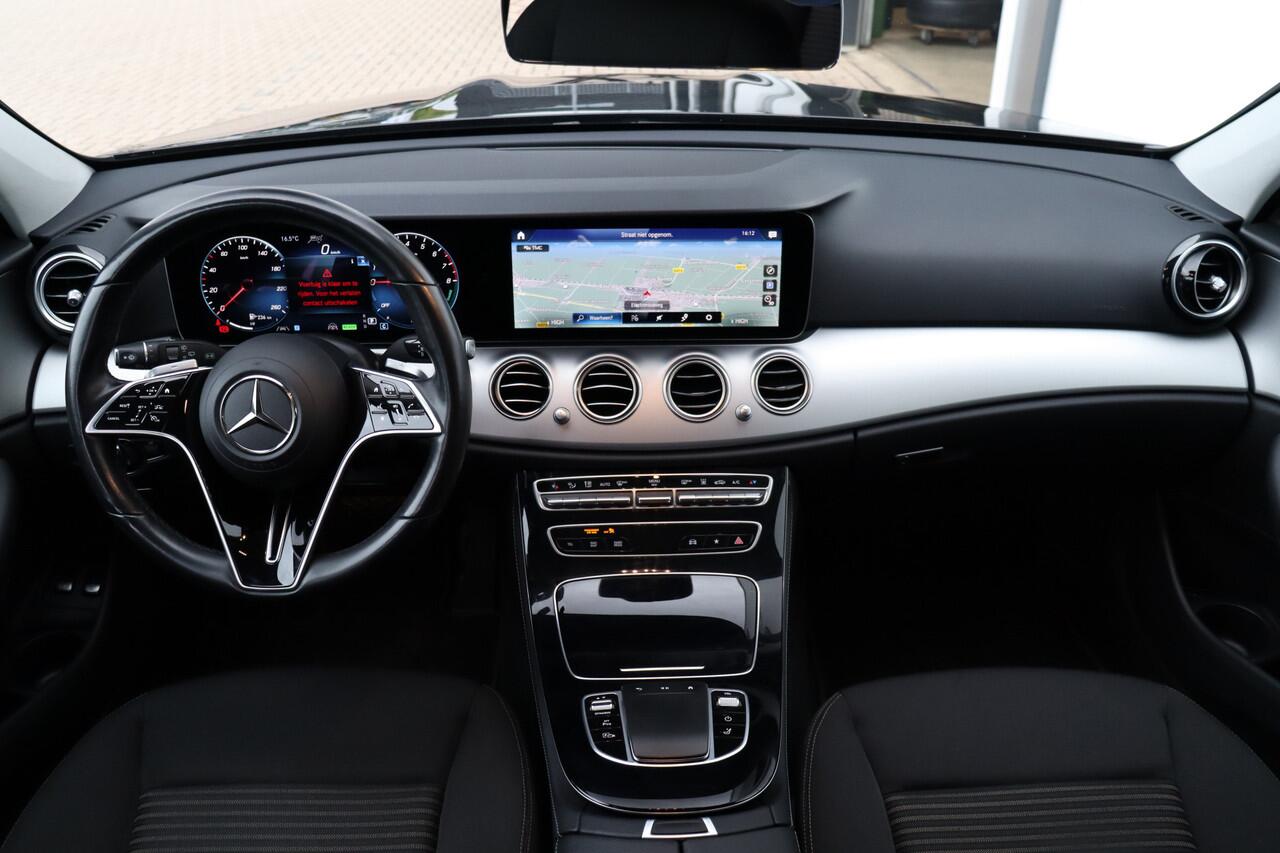 Mercedes-Benz E-estate 300 e Luxury Line PHEV | Adap. Cruise | Elek. Trekhaak | Navigatie | Stoelverwarming | Camera