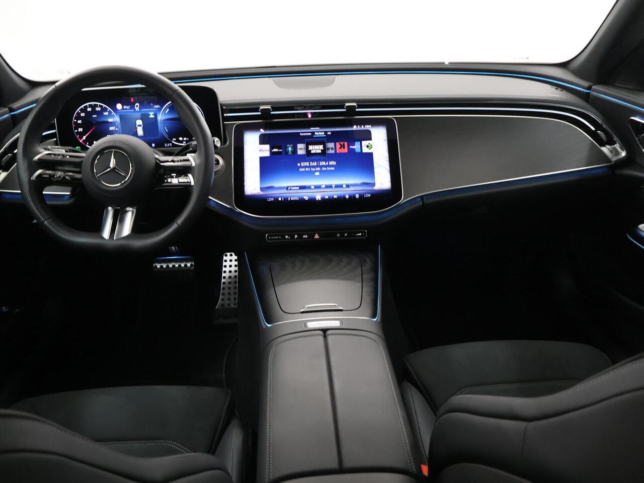 Mercedes-Benz E-estate 300 e AMG Line | Panoramadak | Trekhaak | Night pakket | Memory pakket |