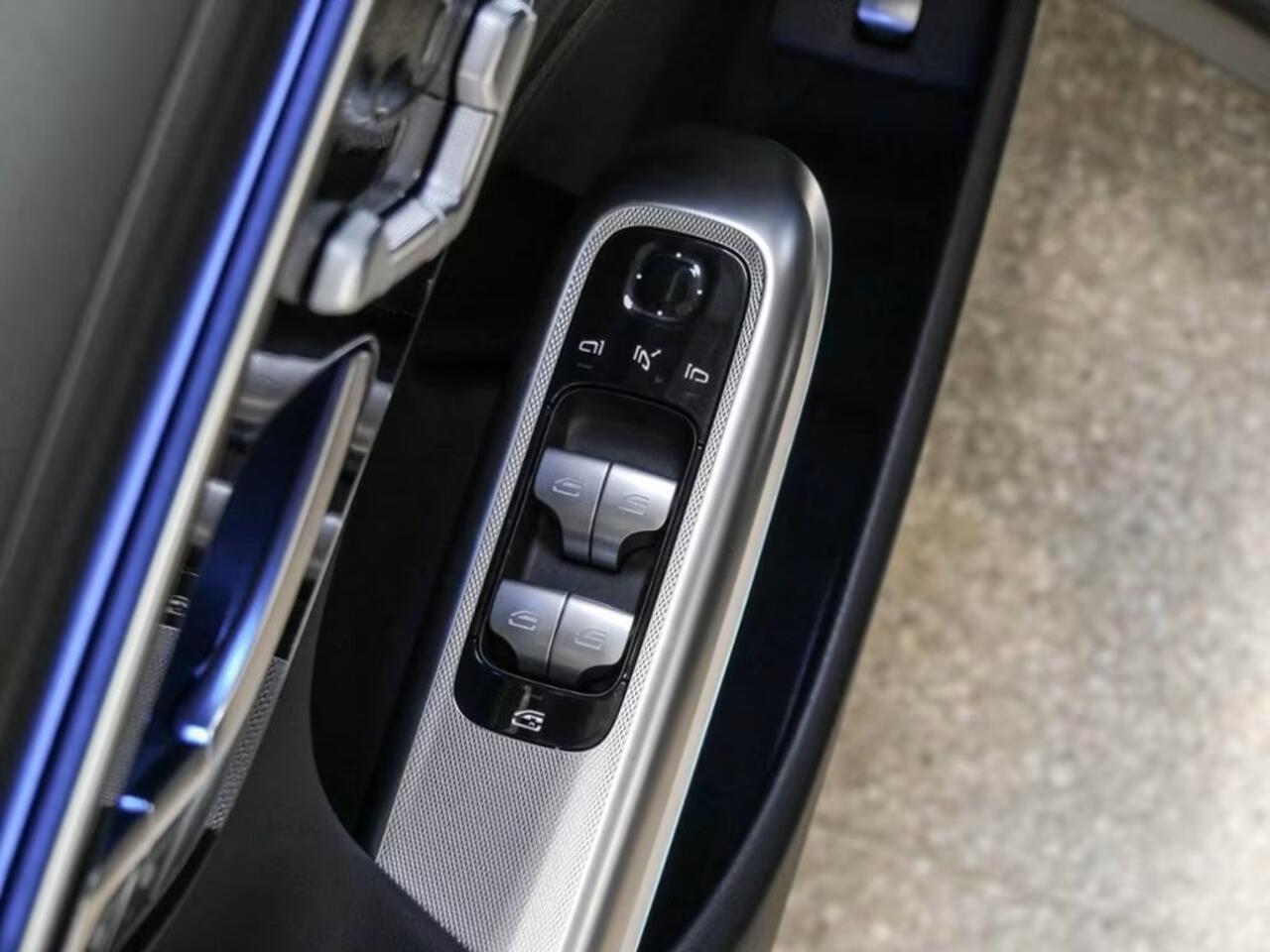 Mercedes-Benz E-estate 300 de Plug-In Hybrid Avantgarde Distronic Head-Up Trekhaak Memory LED 19 Inch