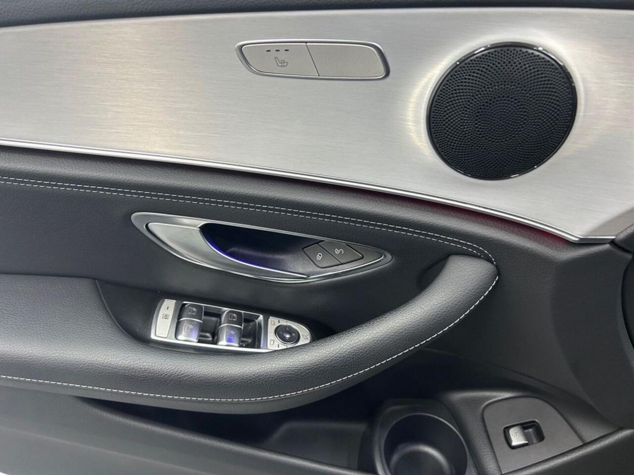 Mercedes-Benz E-estate 400 d 4MATIC AMG Line 330 PK Distronic Widescreen Cockpit 20 Inch Navi LED