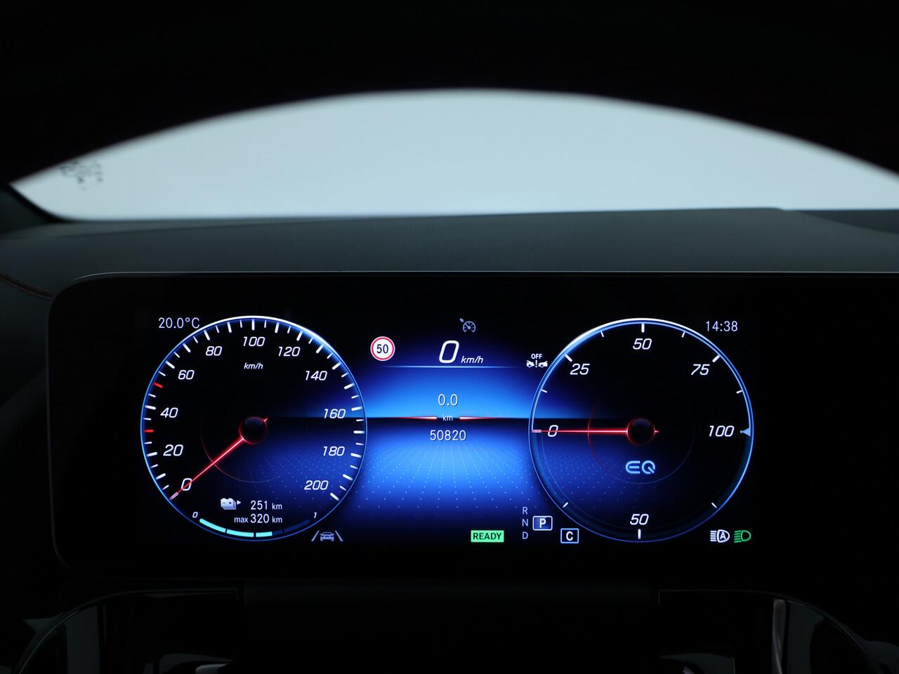 Mercedes-Benz EQA 250 AMG Line 67 kWh | AMG Line | Achteruitrijcamera | Easy Pack Achterklep | MBUX Augmented Reality | Led koplampen | Inclusief 48 maanden MB Certified garantie voor Europa.