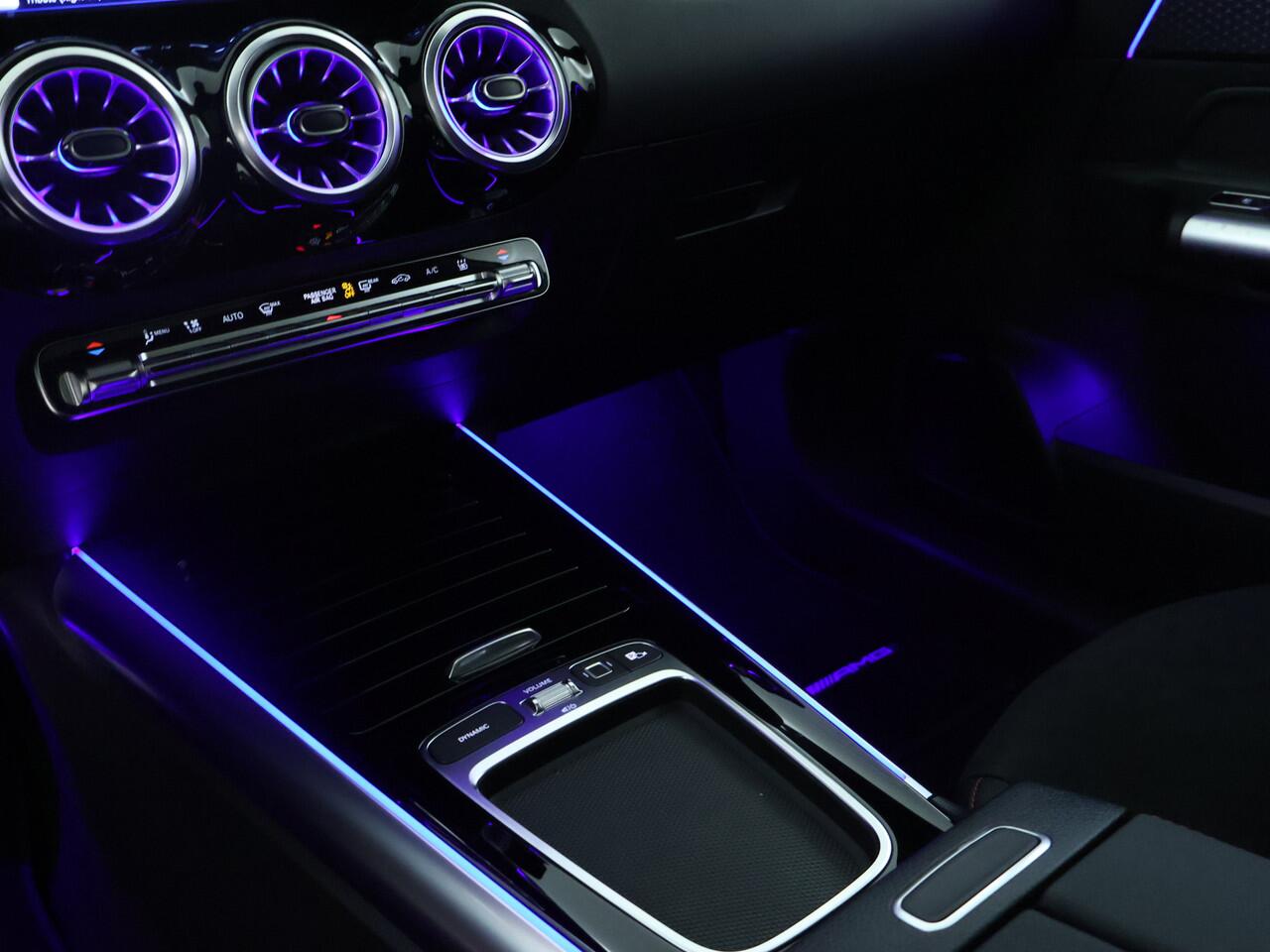 Mercedes-Benz EQA 250+ AMG Line | Nightpakket | Panorama schuif/kanteldak | Stuur - en Stoelverwarming | Parkeerpakket met achteruitrijcamera | KEYLESS-GO comfort pakket | Winter pakket | EASY PACK achterklep | Alarm SCM3