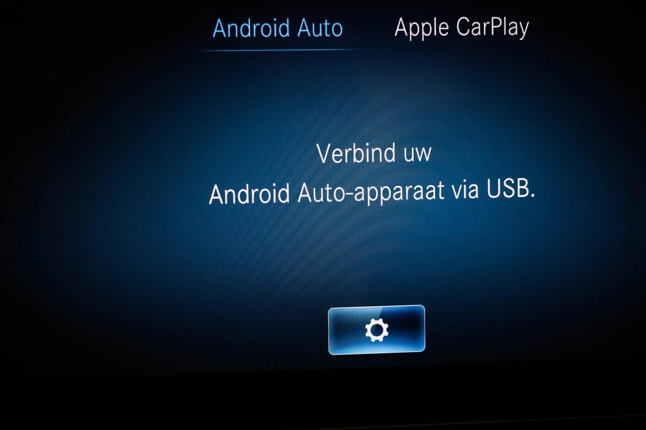 Mercedes-Benz EQA 250 AMG Line 67 kWh SOH 96 % | RIJASSISTENTIE PACK | PANORAMADAK | DAB | APPLE | 360 CAMERA | TREKHAAK