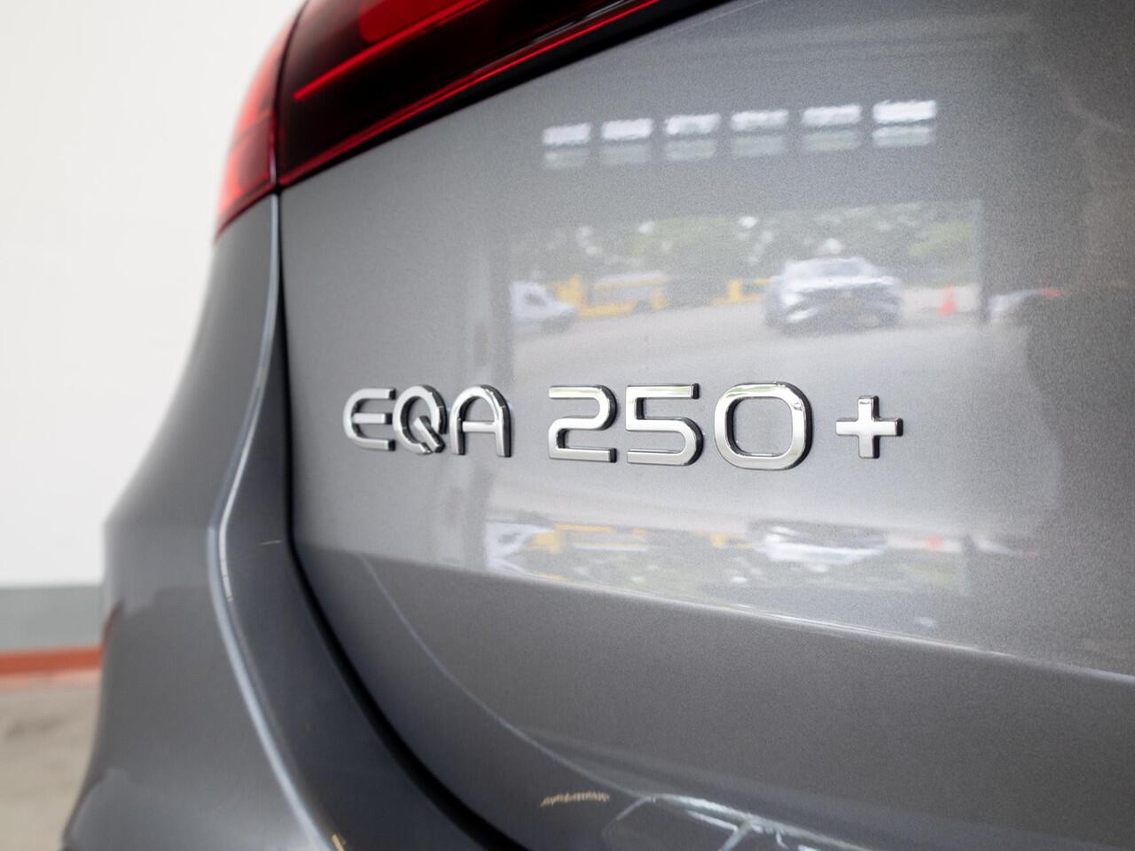 Mercedes-Benz EQA 250+ Business Solution AMG 71 kWh Panorama dak | Trekhaak