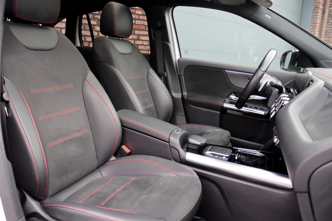 Mercedes-Benz EQA 250 AMG Line 67 kWh | Panoramadak | Widescreen | Sfeerverlichting | Nightpakket | Keyless Go | Apple Carplay | Advanced Sound System | Stoelverwarming |