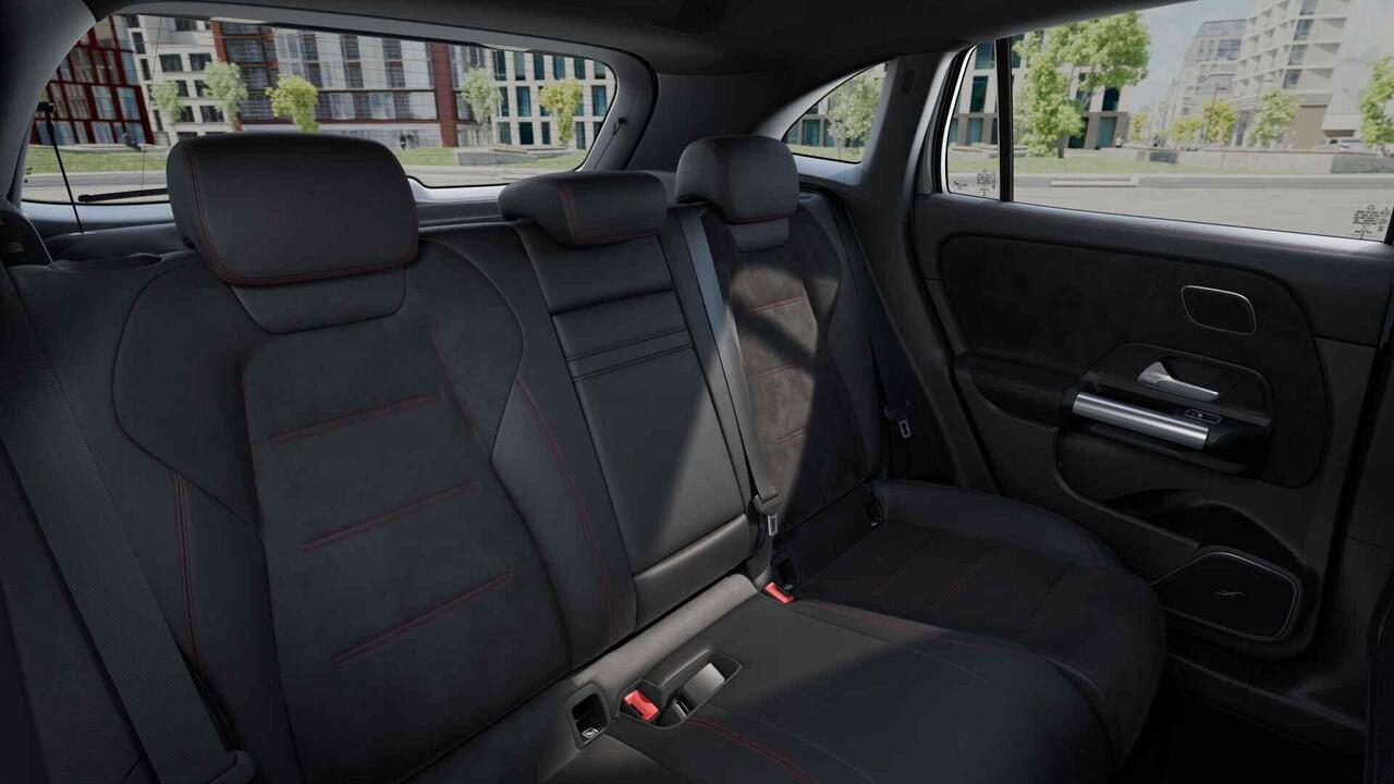 Mercedes-Benz EQA 250+ Business Solution AMG 71 kWh | Panoramaschuifdak | Dodehoekassistent | Head-up | Burmester | Winterpakket |