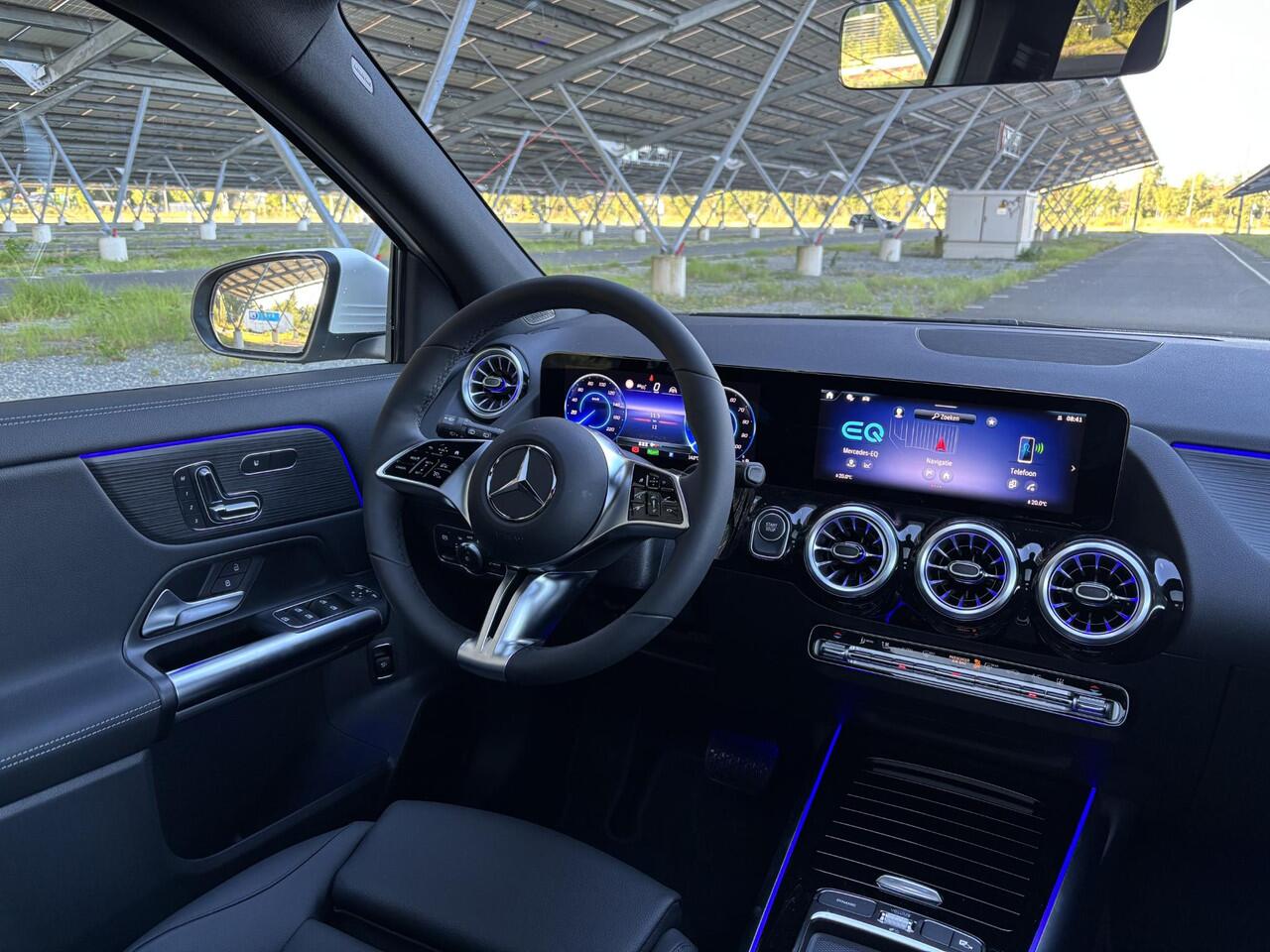 Mercedes-Benz EQA 250+ Business Solution Luxury 71 kWh | Panoramaschuifdak | Rijassistentiepakket | Winter pakket | Achteruitrijcamera | Dodehoekassistent |