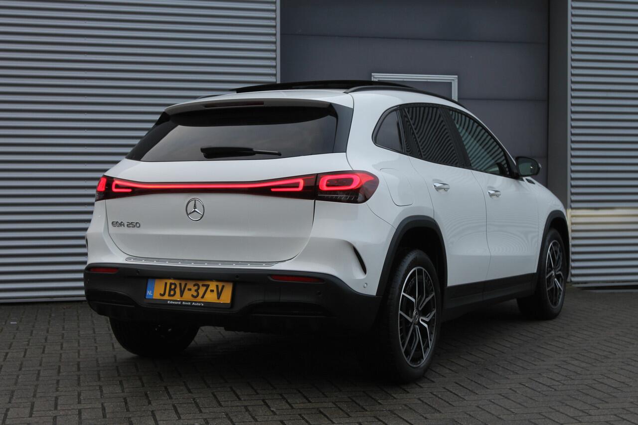 Mercedes-Benz EQA 250+ AMG Line 71 kWh I Pano.dak I Camera I Carplay