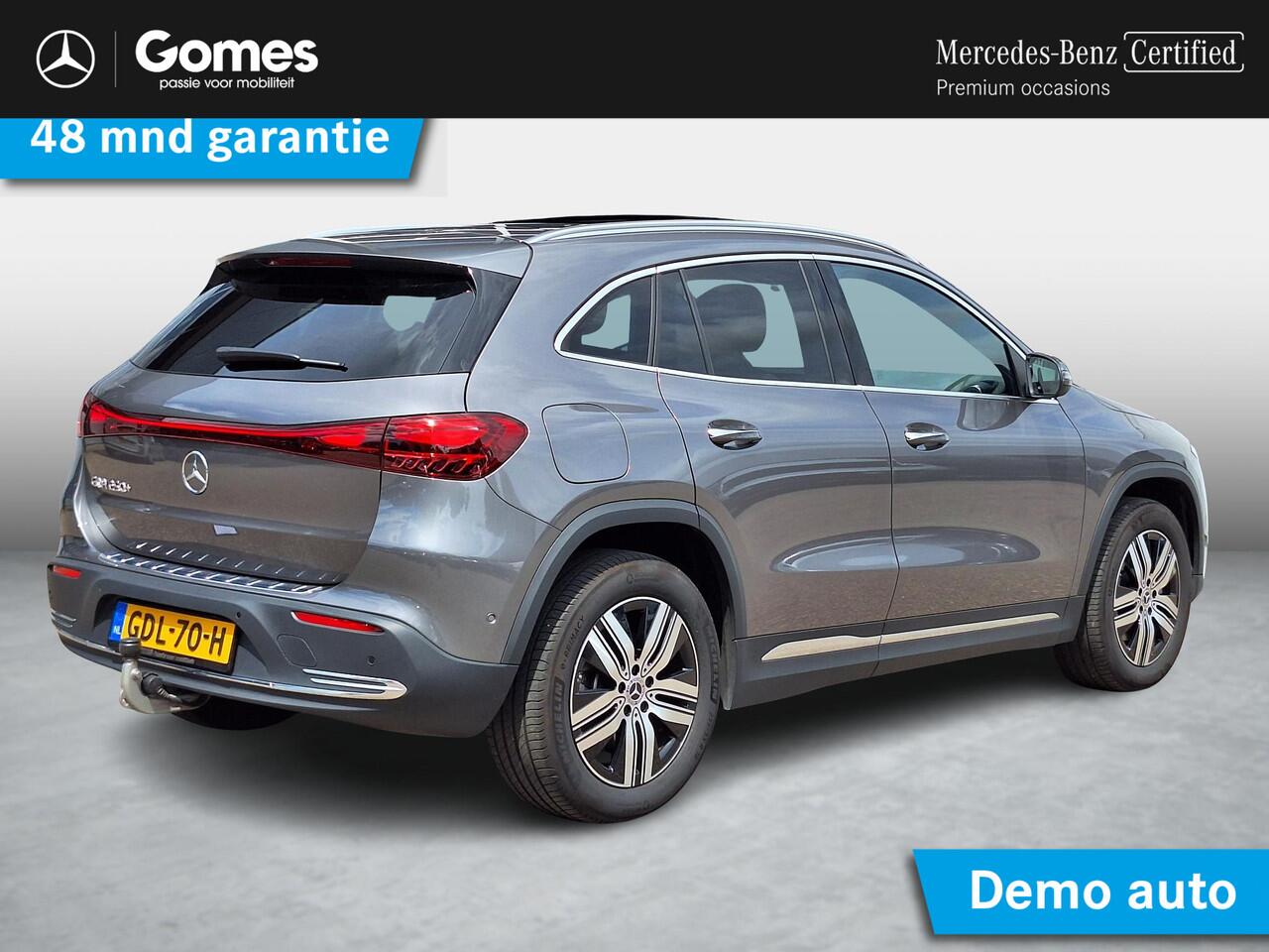 Mercedes-Benz EQA 250+ Luxury Line | Panoramadak | Trekhaak | Beige Interieur | Privacy Glas Achter | Sierdelen Lindehout Zwart | Dodehoekassistent | Apple CarPlay | Android Auto | Sfeerverlichting | Stoelverwarming | Elektrisch Inklapbare Buitenspiegels