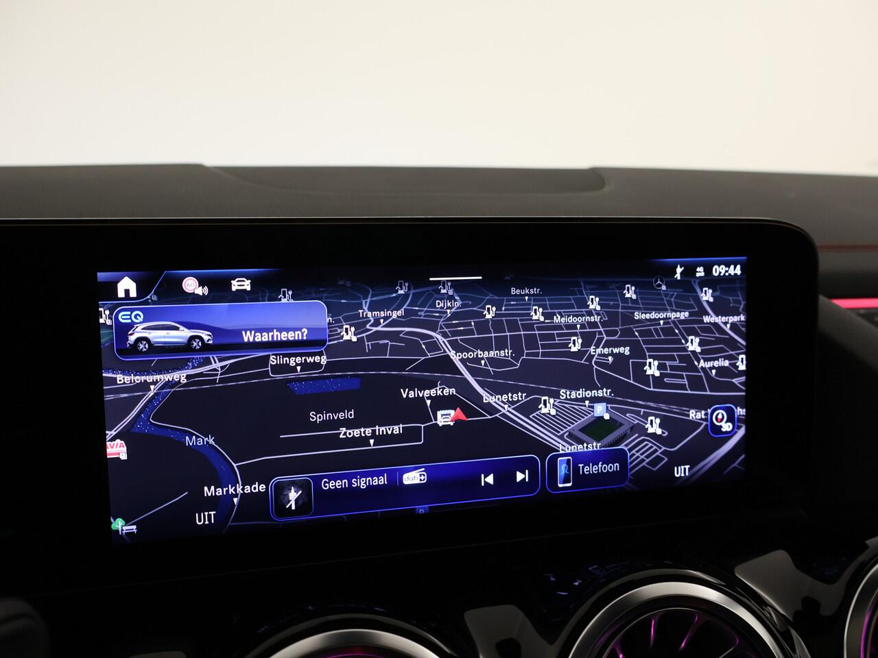 Mercedes-Benz EQA 250+ AMG Line 71 kWh | Parkeerpakket met 360°-camera | Voorstoelen met Memory | KEYLESS-GO comfort pakket | GUARD 360° Voertuigbescherming Plus | Dodehoekassistent | EASY PACK achterklep |