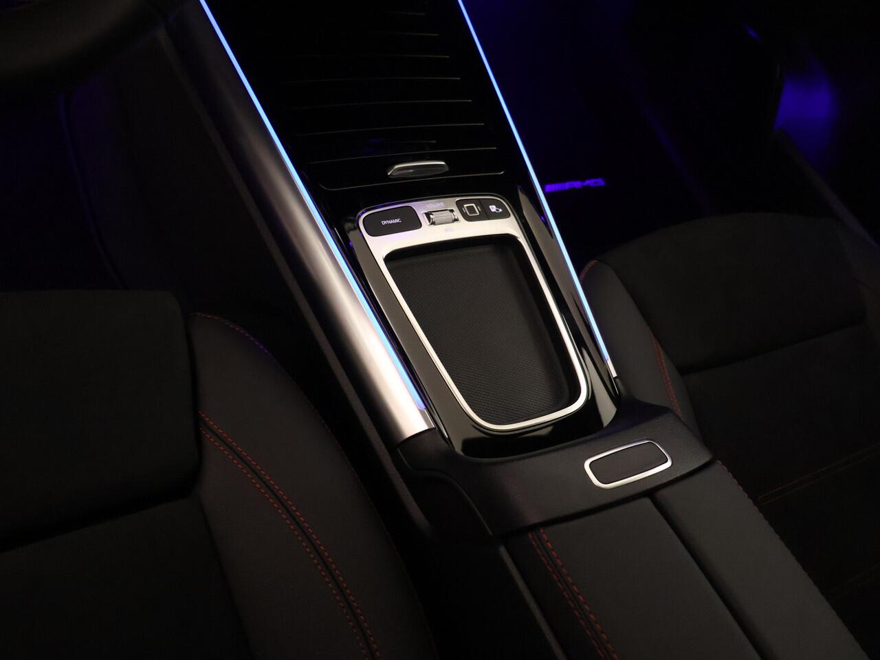 Mercedes-Benz EQA 250+ AMG Line LIMITED 71 kWh | Nightpakket | Premium pakket | Winter pakket | Dodehoekassistent | Parkeerpakket met 360°-camera | GUARD 360° Voertuigbescherming Plus | Burmester Surround Sound systeem | EASY PACK achterklep |