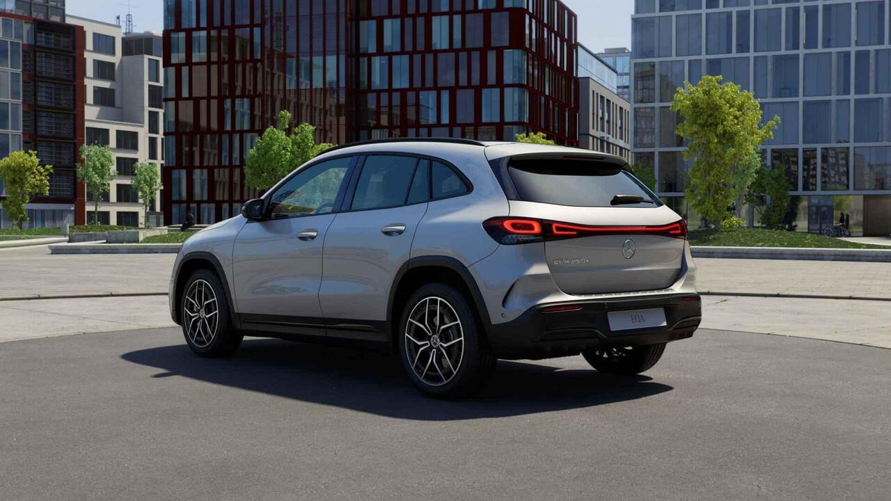 Mercedes-Benz EQA 250+ AMG Night 71 kWh | Panoramadak | Premium pakket | Advanced audio | Keyless-Go | Draadloos telefoon laden |