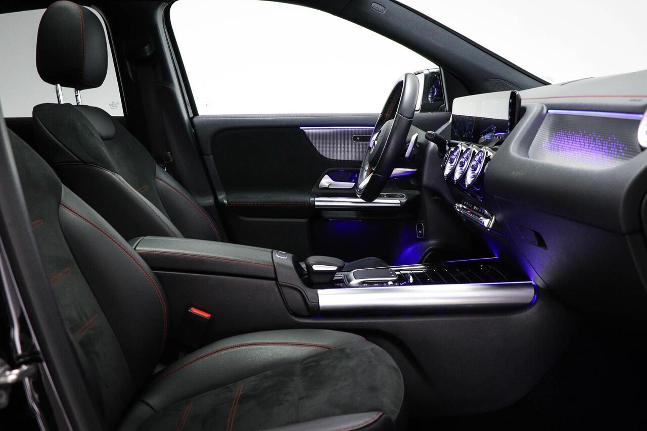 Mercedes-Benz EQA 250 AMG Line 67 kWh SOH 96 % | RIJASSISTENTIE PACK | PANORAMADAK | DAB | APPLE | 360 CAMERA | TREKHAAK